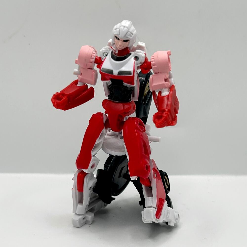 Hasbro Transformers Studio Series - Core Class Arcee Action Figure Takara EUC